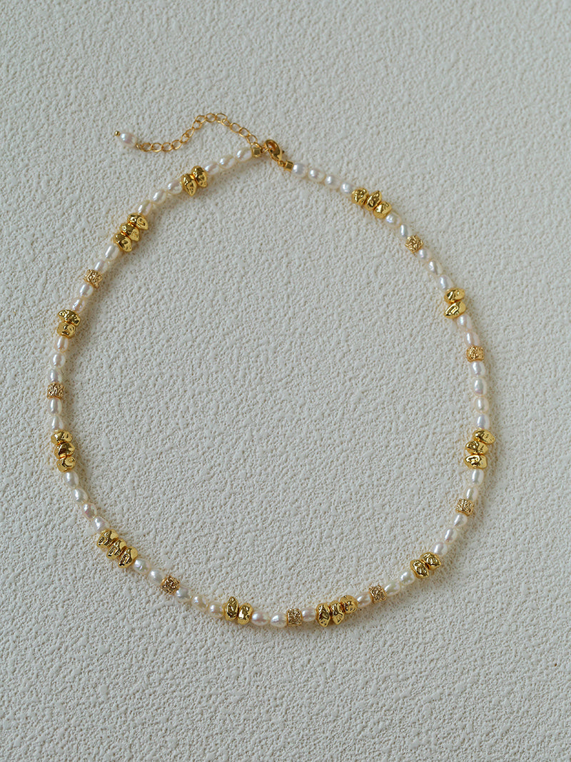 18K Gold Plated Freshwater Pearl & Hammered Bead Necklace | Minimalist Vintage Collar Necklace