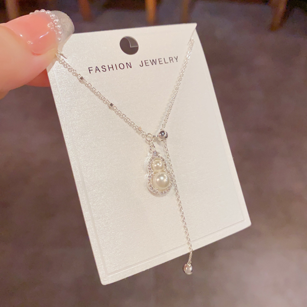 Y Pearl Necklace – Elegant Double Pearl Pendant