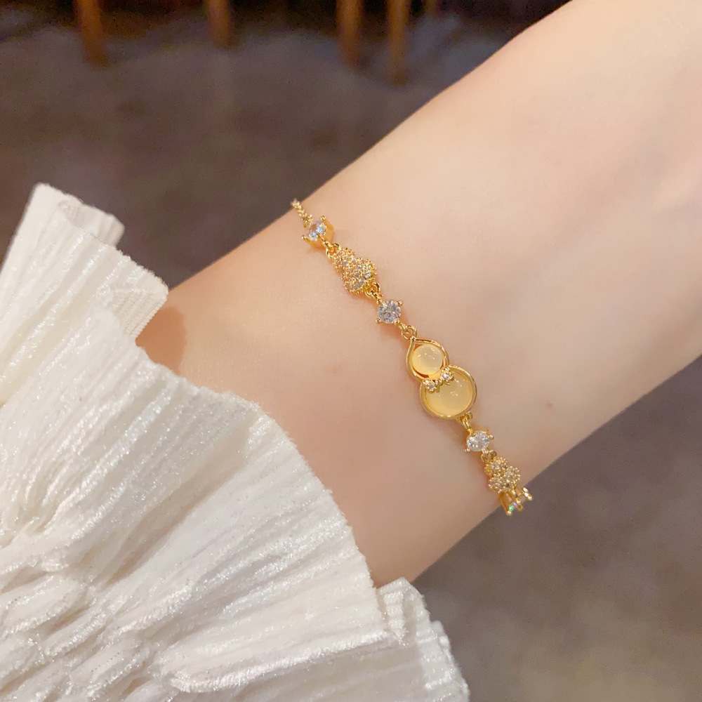 Elegant translucent crystal bracelet for women