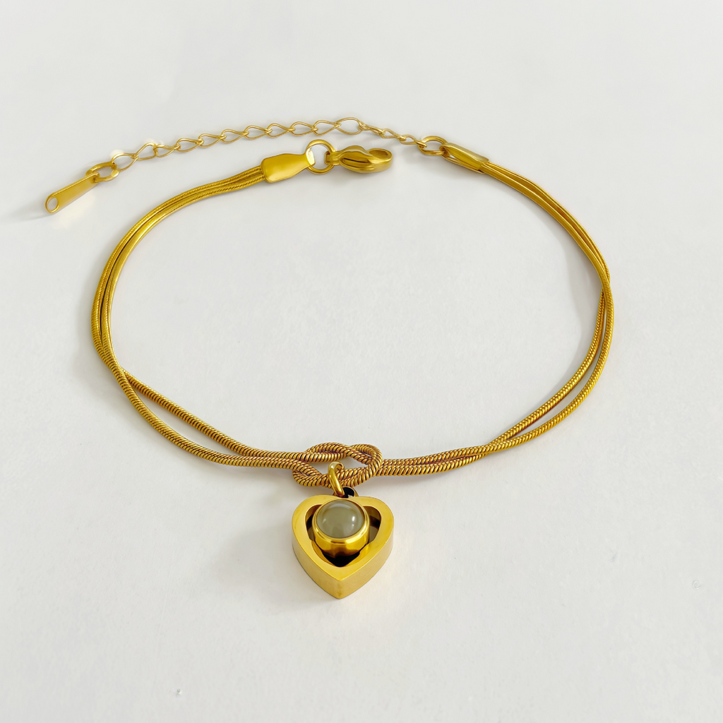 Heart projection bracelet with secret love message
