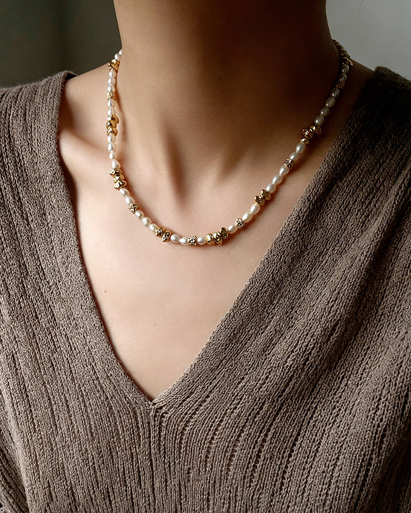 18K Gold Plated Freshwater Pearl & Hammered Bead Necklace | Minimalist Vintage Collar Necklace
