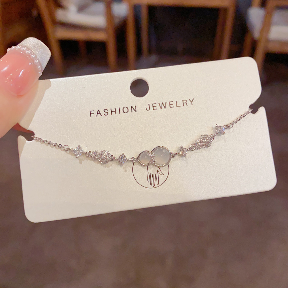 Minimal luxury crystal bracelet