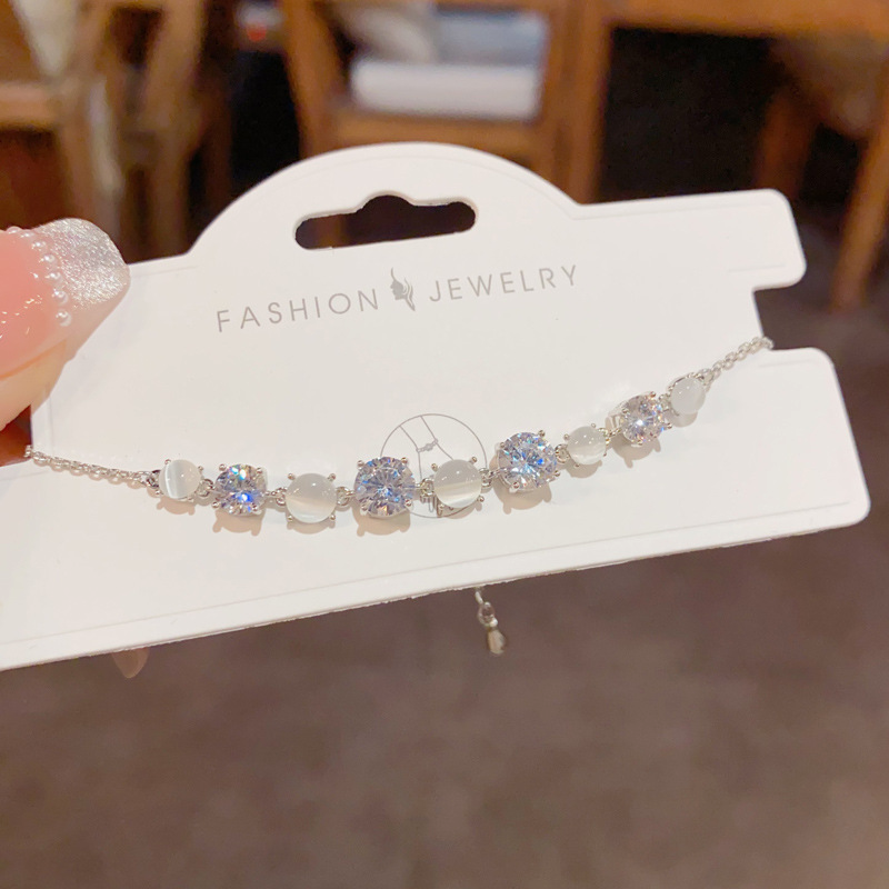 Silver cat's eye zircon bracelet