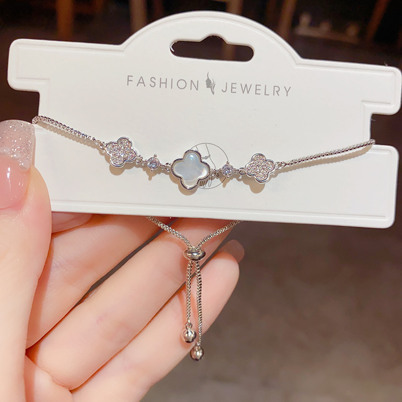 Silver clover zircon bracelet