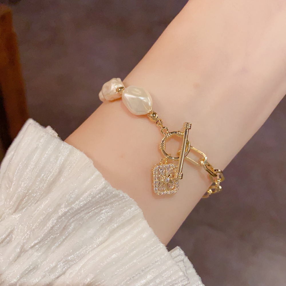 Modern baroque pearl bracelet